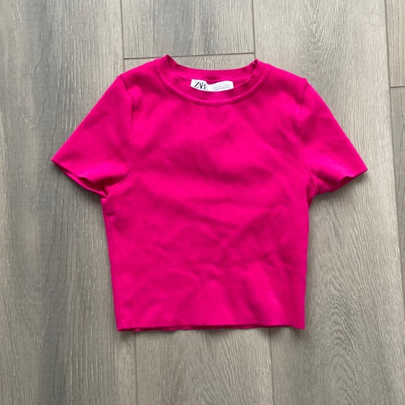 Hot pink crop top from Zara - Picture 1 of 2